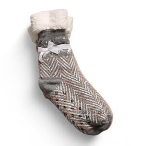 Women’s 2-Pack Sherpa Lined Slipper Socks With Grips Pink Gray Chevron Crew